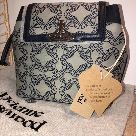 Vivienne Westwood Debbie Bucket Bag Vivienne Westwood Debbie Leather Bucket Bag - Black  main image 2